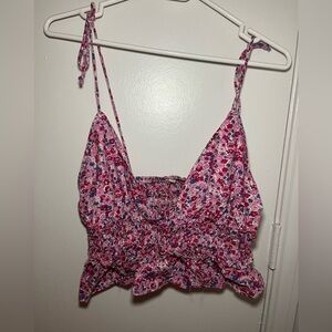 Pink floral crop top 🌸🩷